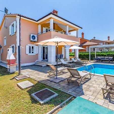 Villas Lotus With Pool And Jacuzzi Pula Zewnętrze zdjęcie
