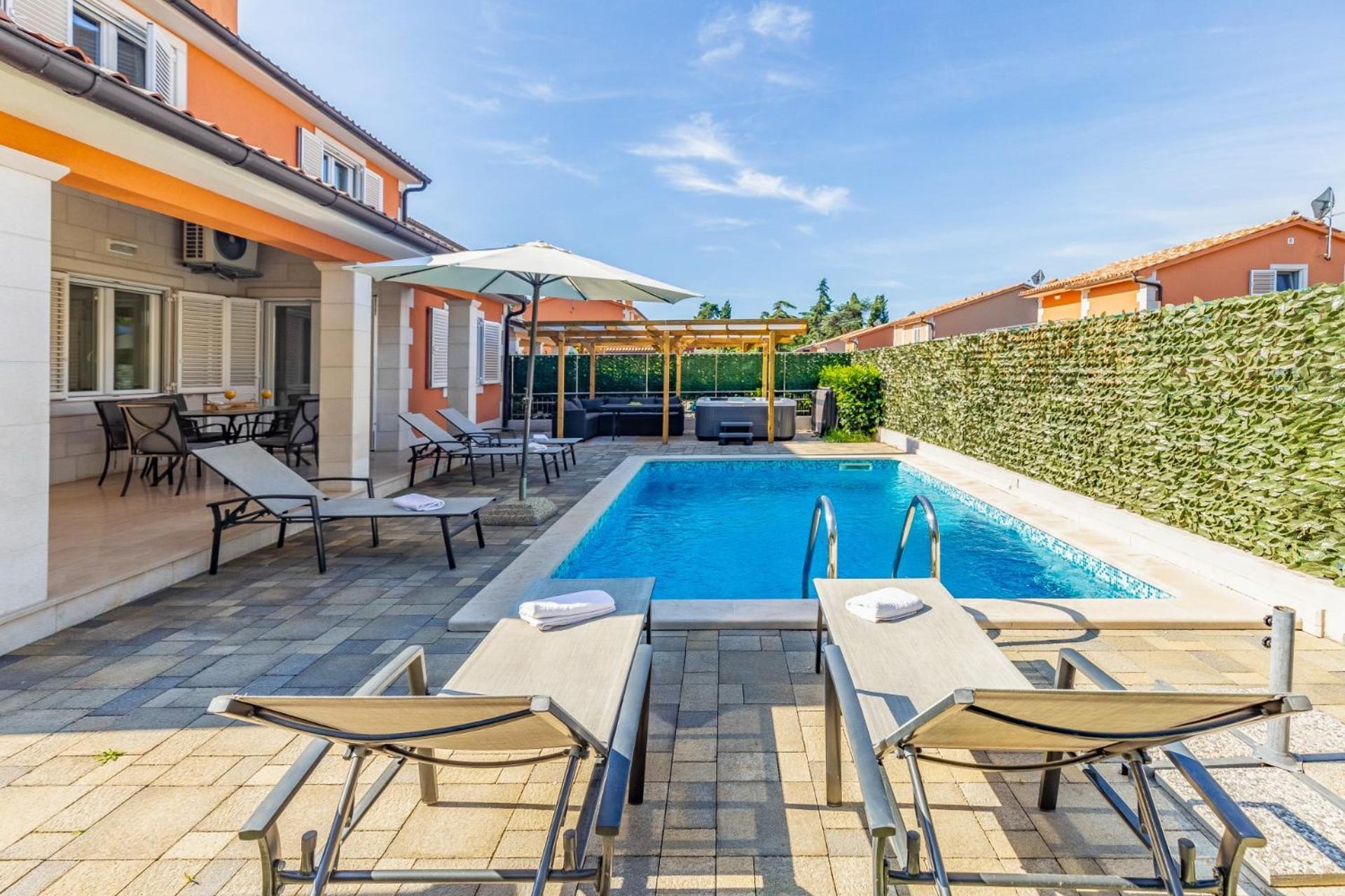 Villas Lotus With Pool And Jacuzzi Pula Zewnętrze zdjęcie