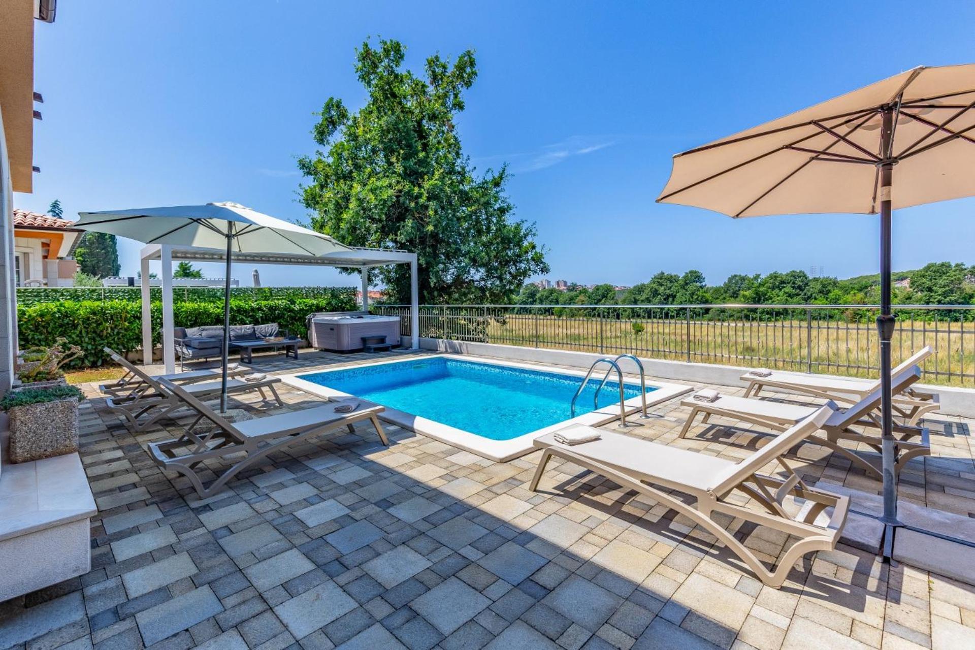 Villas Lotus With Pool And Jacuzzi Pula Zewnętrze zdjęcie