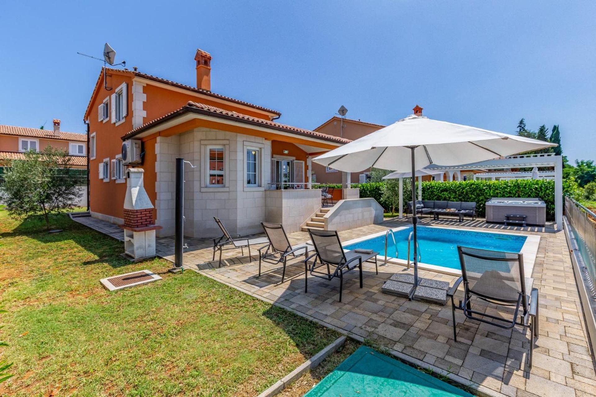 Villas Lotus With Pool And Jacuzzi Pula Zewnętrze zdjęcie